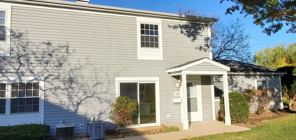 1307 Fall Court, Wheeling