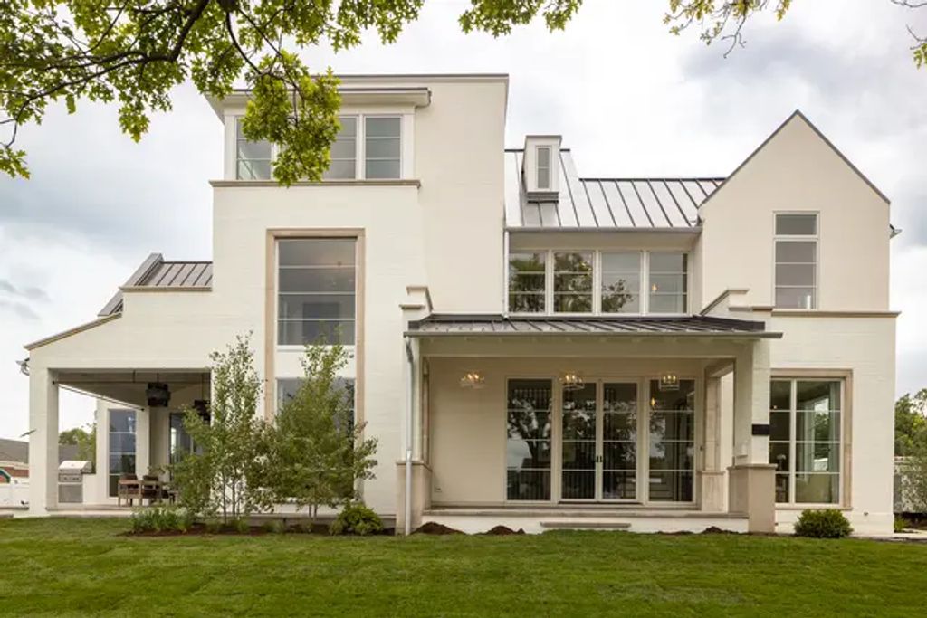 541 Kensington Court, Hinsdale