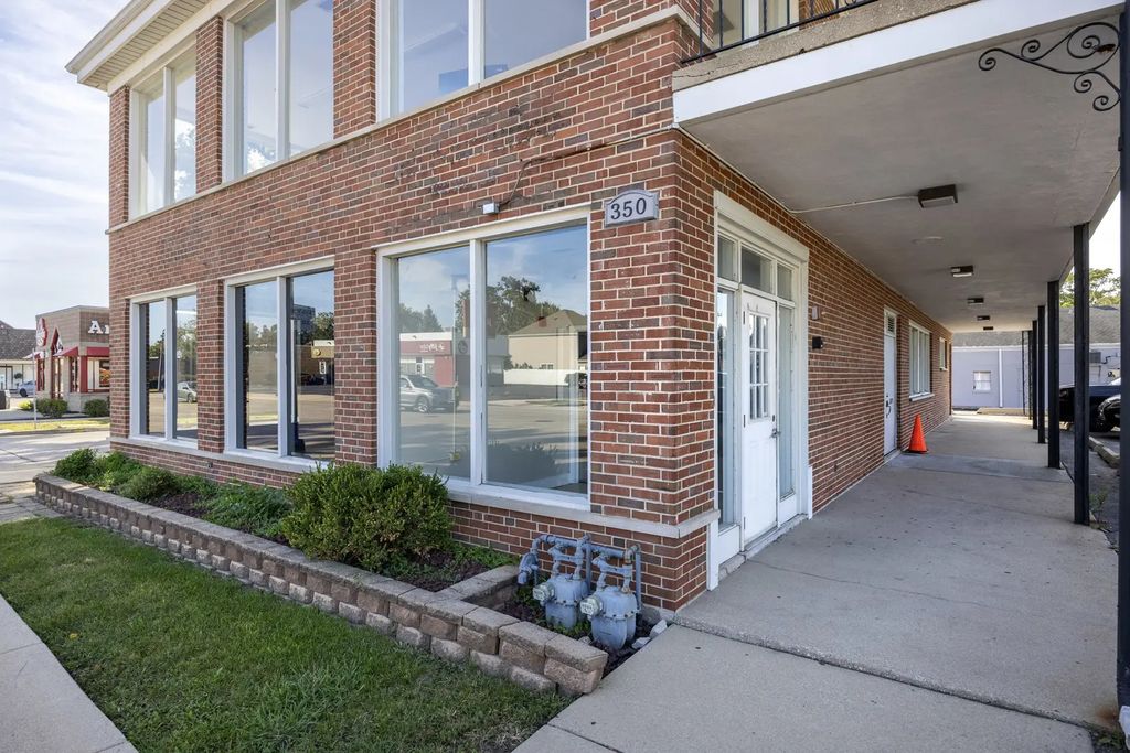 350 N York Street 1, Elmhurst