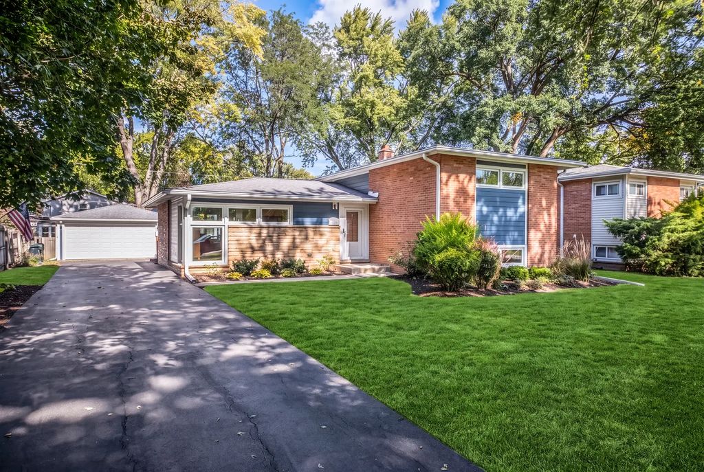 252 W Pleasant Hill Boulevard, Palatine