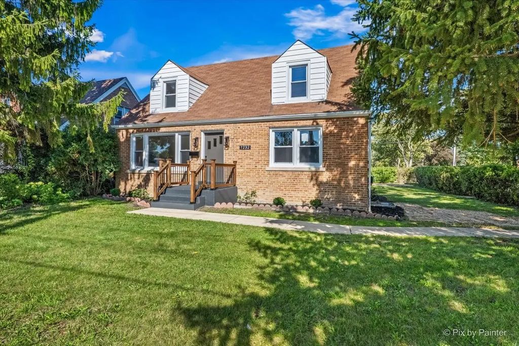 7232 W Oakton Street, Niles
