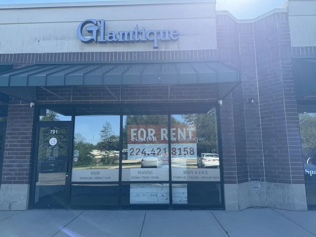 791 S Midlothian Road, Mundelein