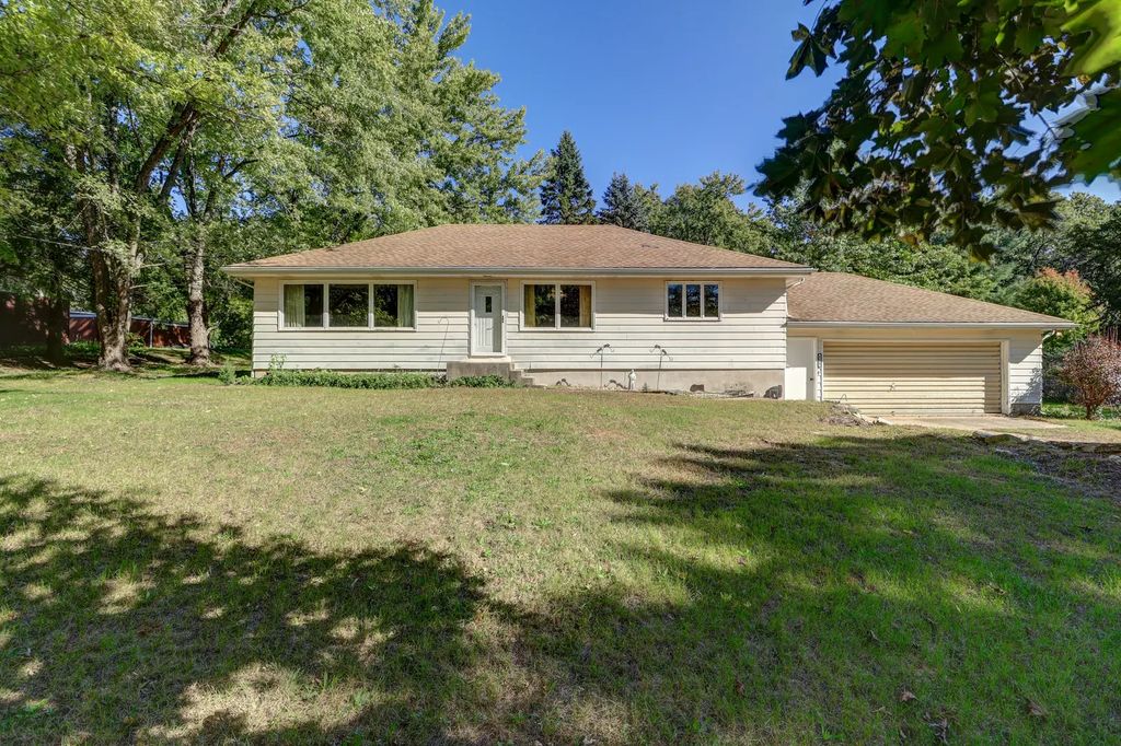 4020 W Wisconsin Street, Dixon