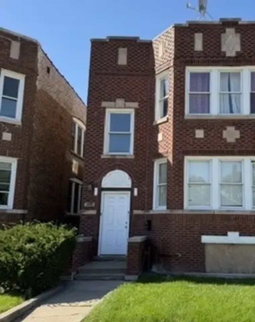6210 S Claremont Avenue, Chicago