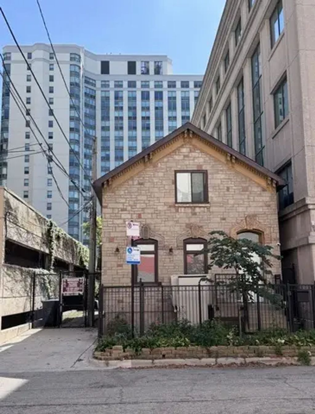 167 W Elm Streets, Chicago