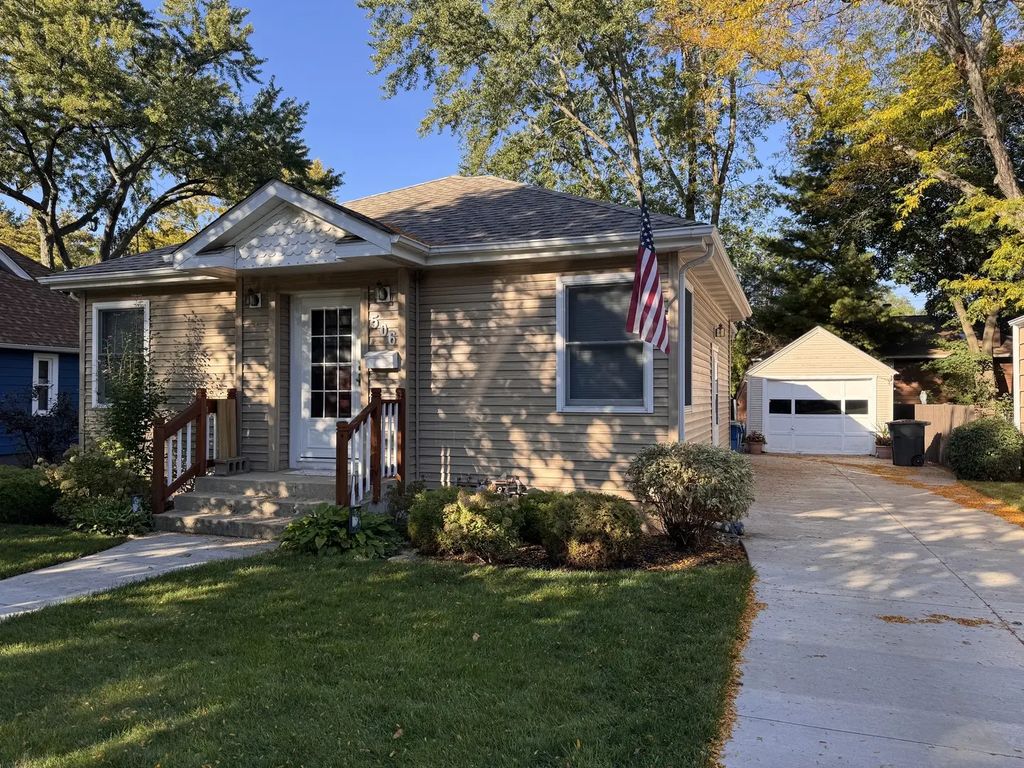 506 S 3rd Street, West Dundee