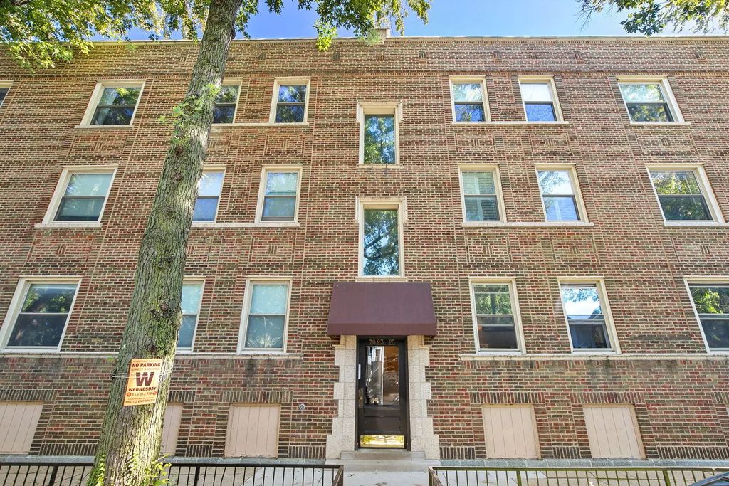 7025 N Wolcott Avenue 2, Chicago