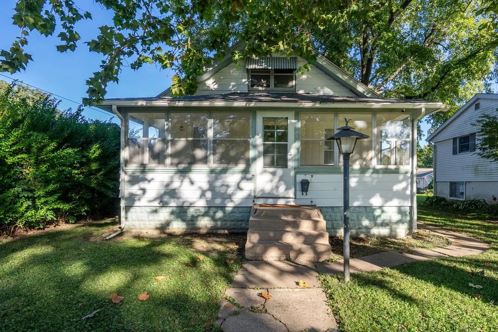 817 27th Street, Bettendorf