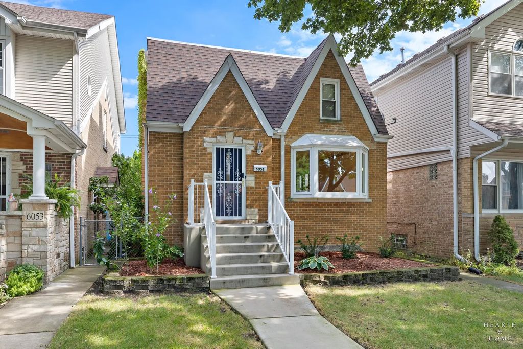 6051 N Marmora Avenue, Chicago