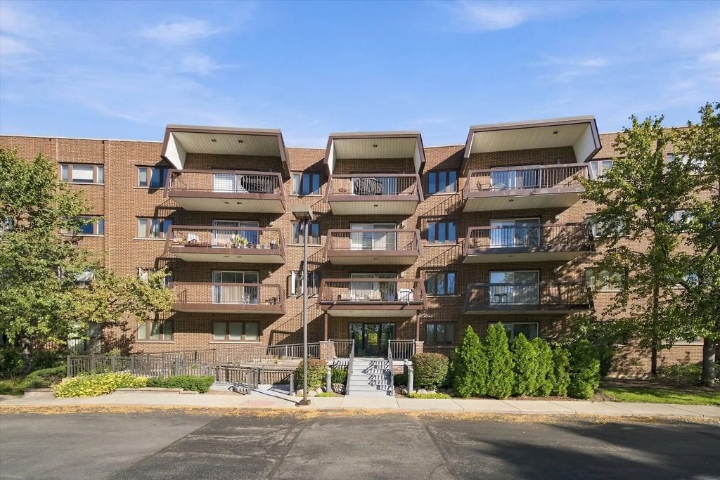350 E Dundee Road 110, Buffalo Grove
