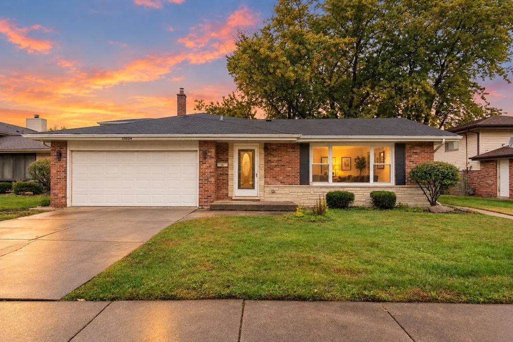 17024 Kimbark Avenue, South Holland