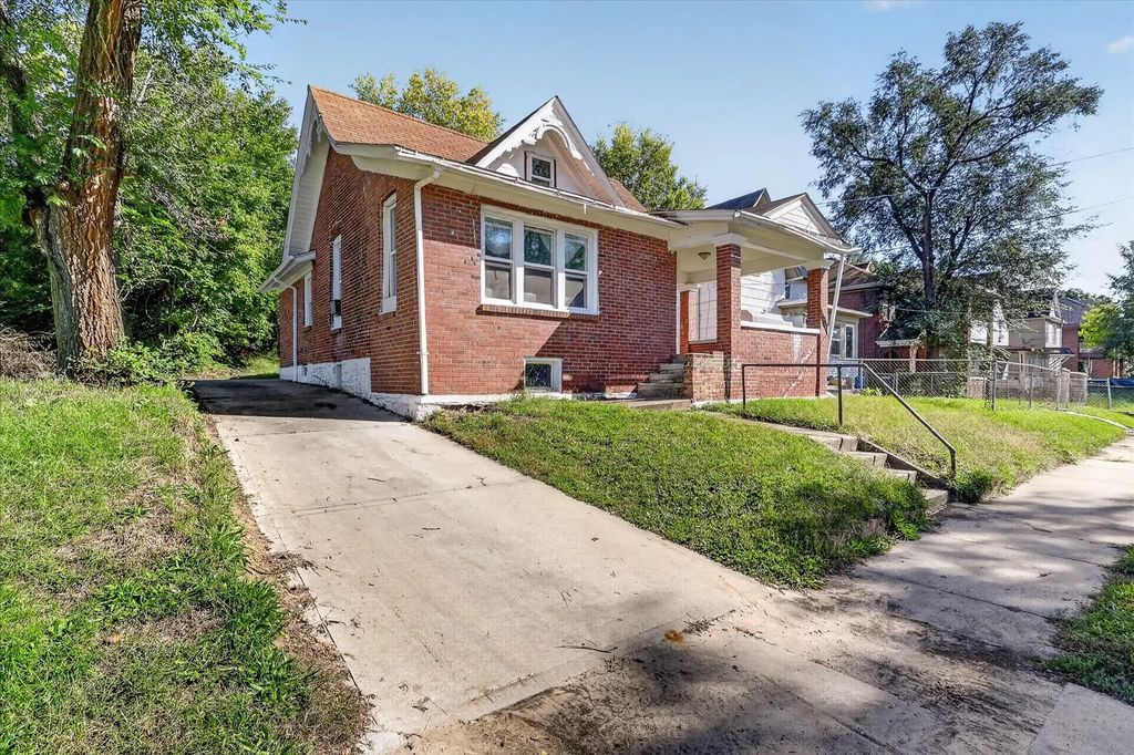 918 S 3rd Street, Rockford