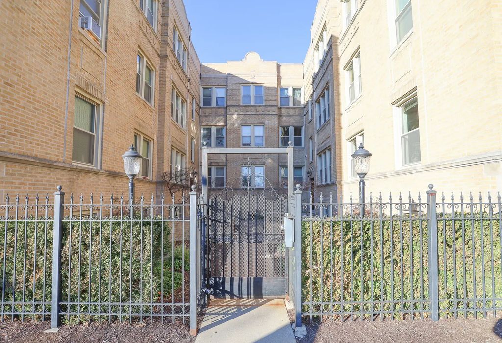 4649 N Manor Avenue G, Chicago
