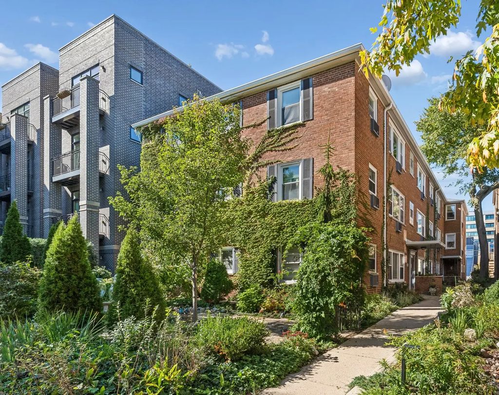 912 Hinman Avenue 2w, Evanston