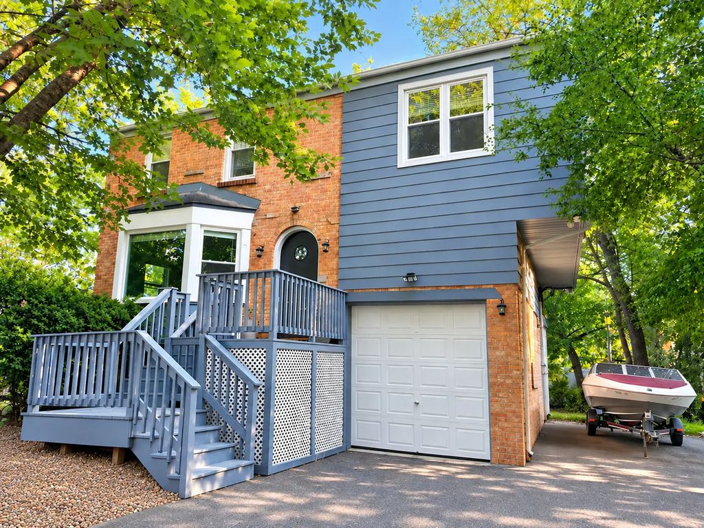 26705 N Circle Drive, Mundelein