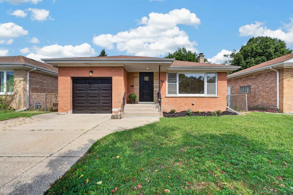 7748 W Oakton Street, Niles