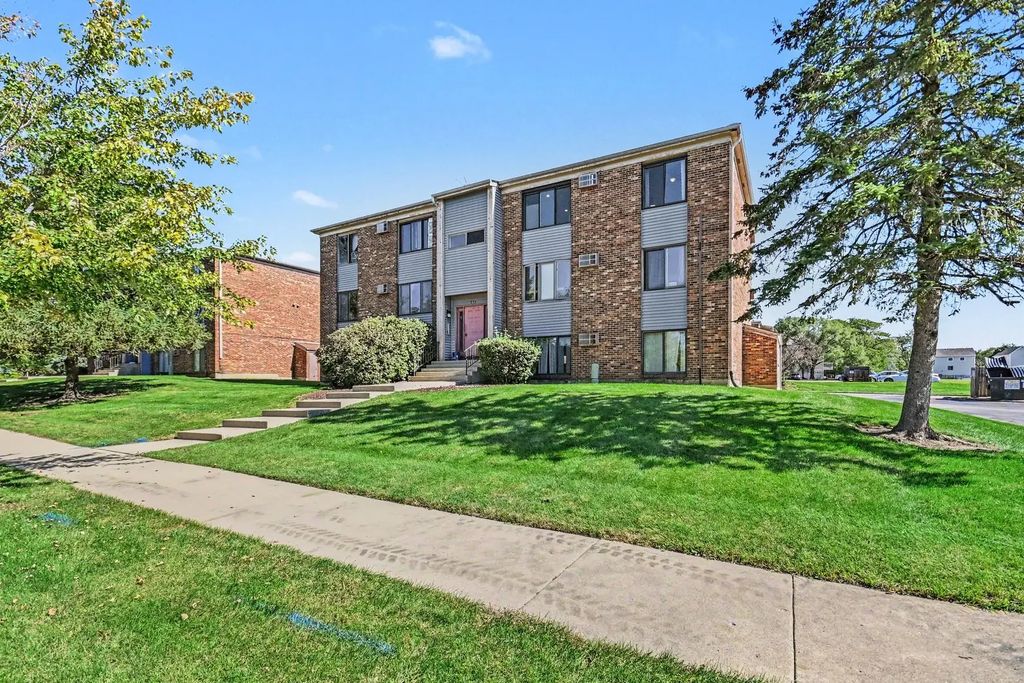 280 Canterbury Lane 5, Bolingbrook