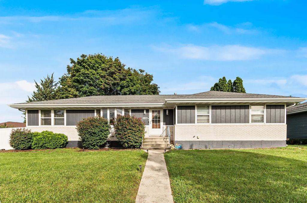 2817 Wake Island Drive, Joliet