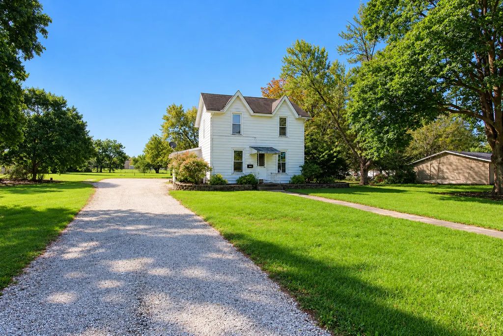 737 E Grant Highway, Marengo