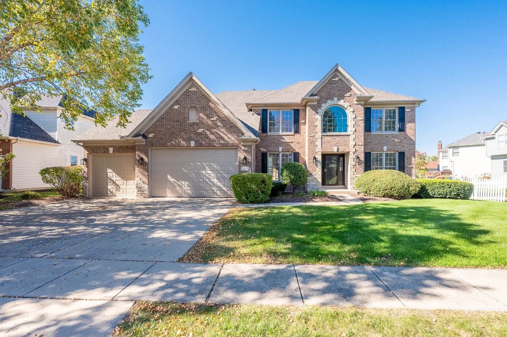728 Waterside Drive, South Elgin