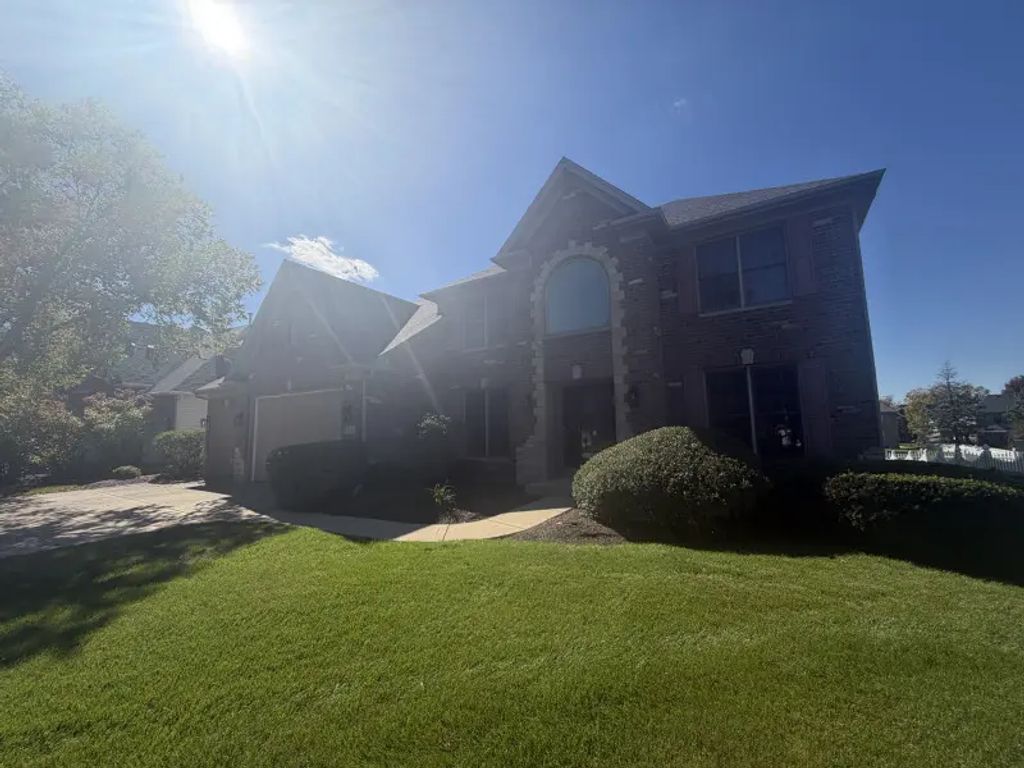728 Waterside Drive, South Elgin