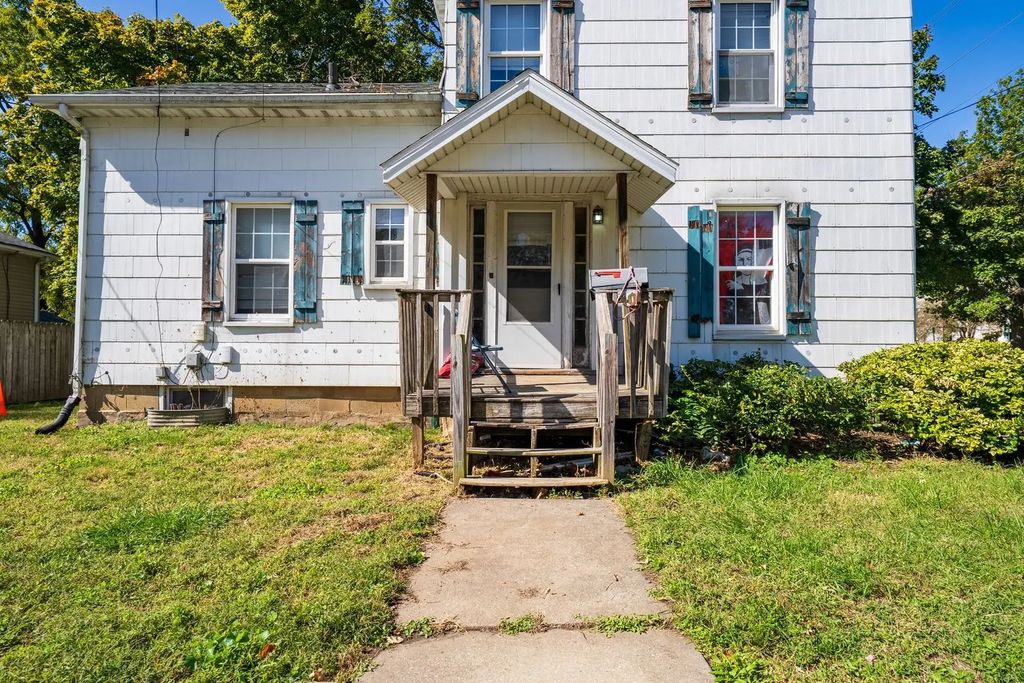 401 S Linden Street, Normal