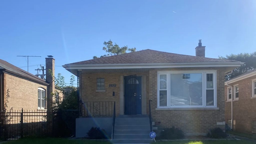 12321 S Green Street, Calumet Park