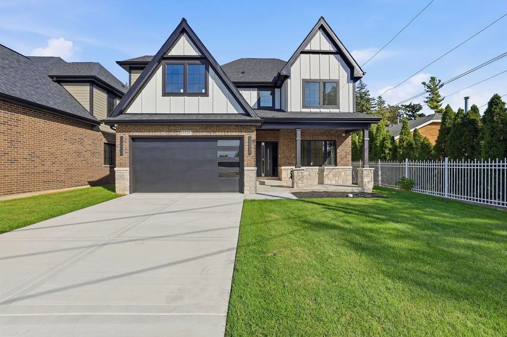 9235 Crescent Court, Oak Lawn