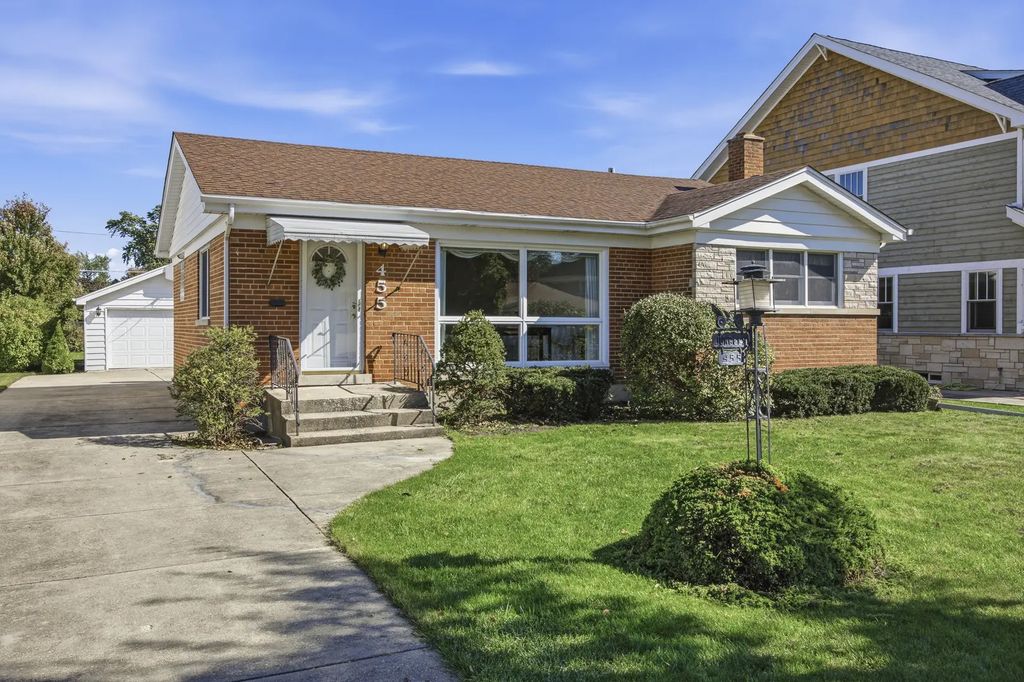 455 N Maple Avenue, Elmhurst