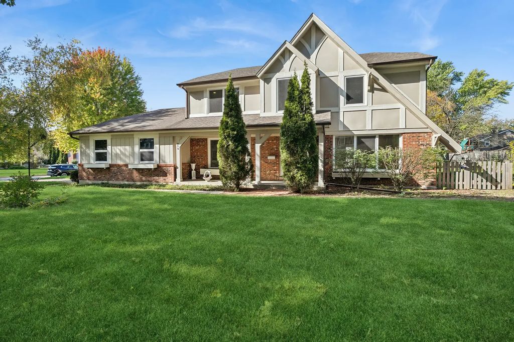 713 Dawes Street, Libertyville