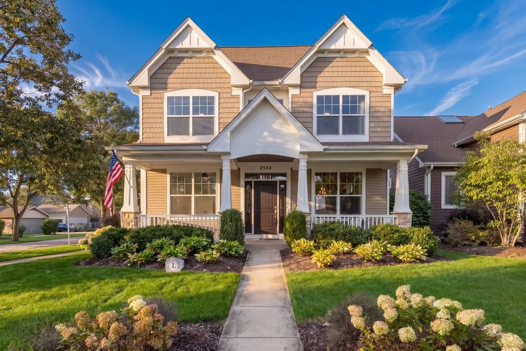4544 Stanley Avenue, Downers Grove