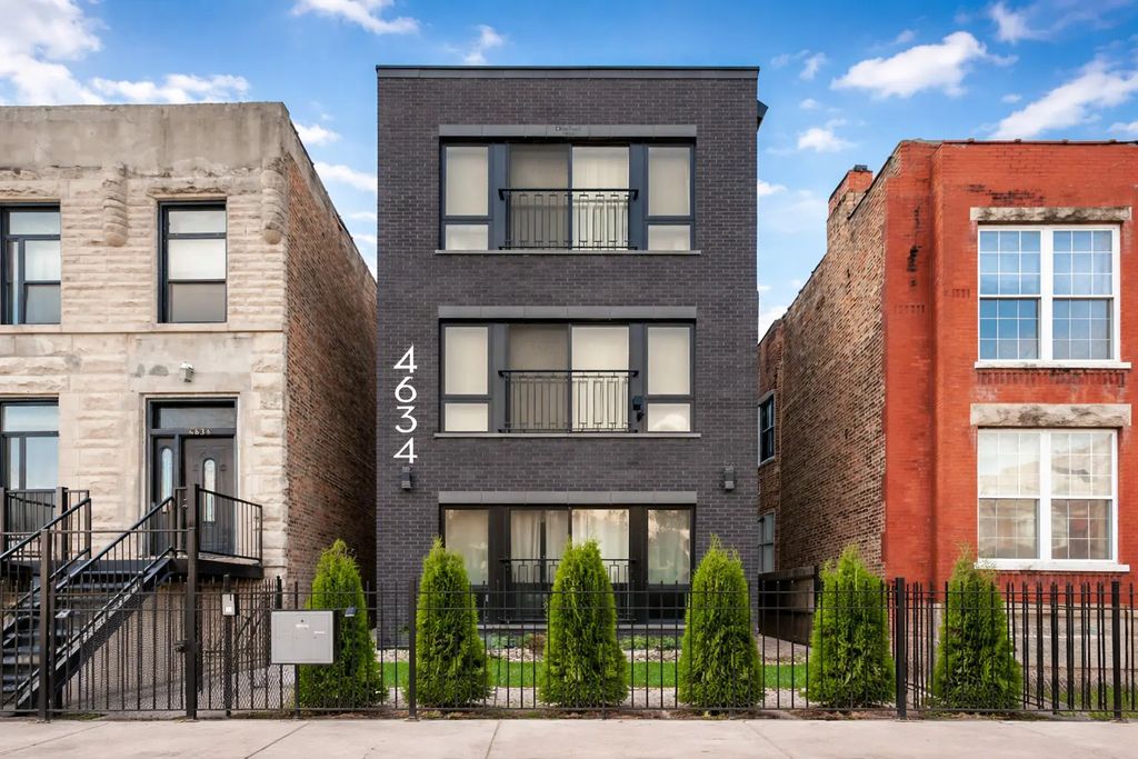 4634 S Langley Avenue 1, Chicago