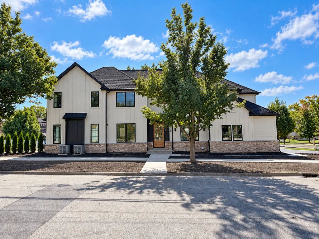 524 W Third Street, Elmhurst