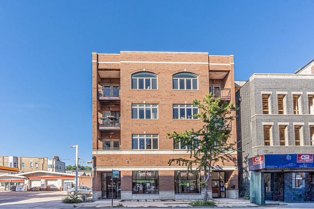 1154 W Diversey Parkway 2w, Chicago