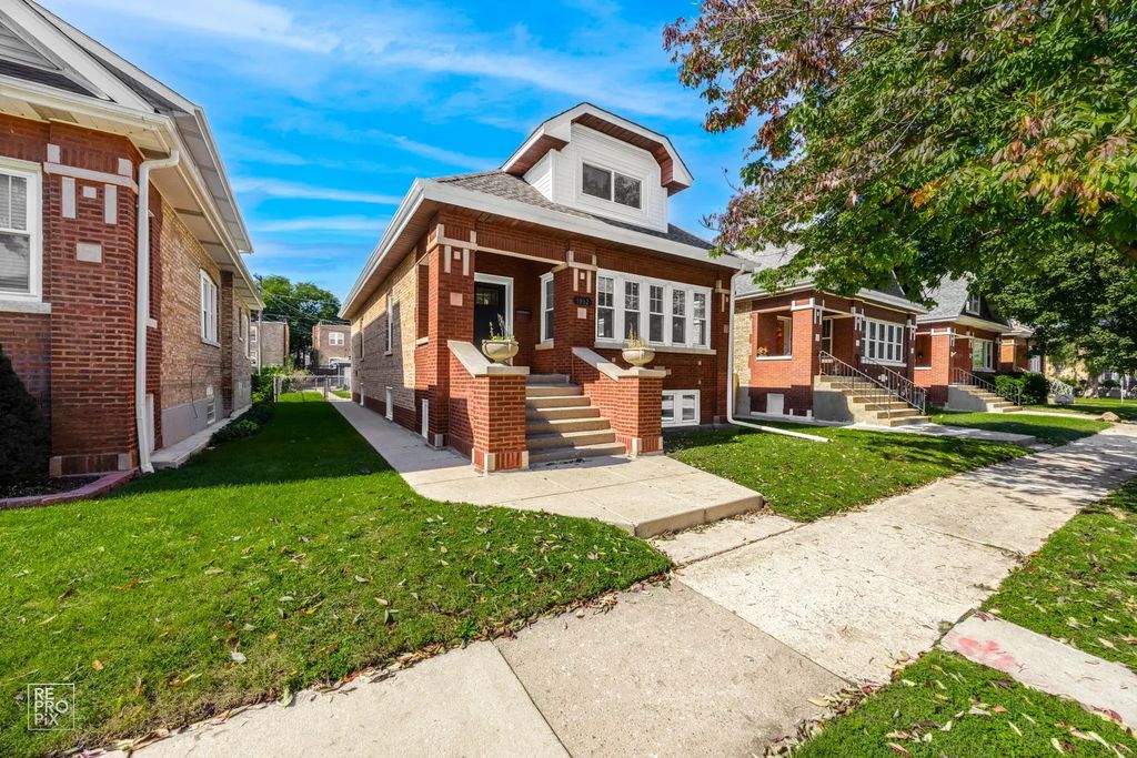 1912 East Avenue, Berwyn