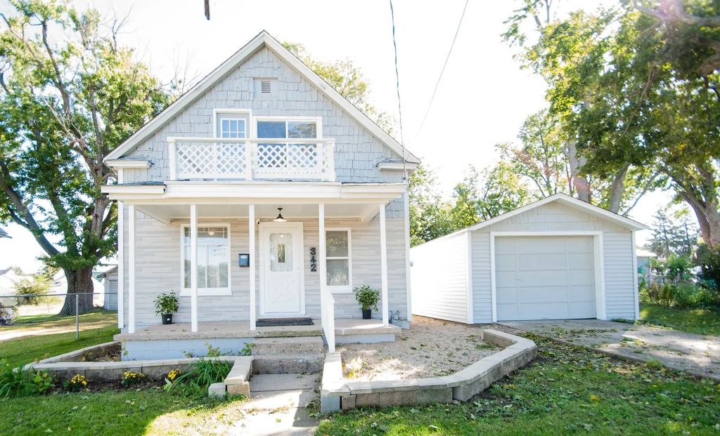 342 Beach Street S, Kewanee