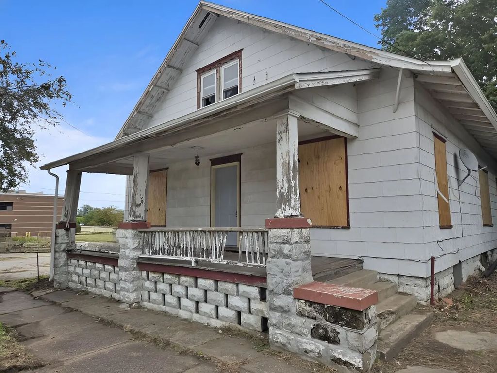 344 10th Street, Moline