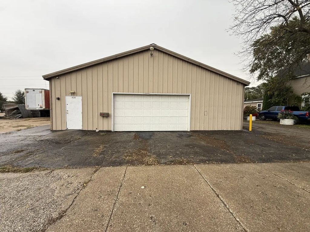 830 S Mcmullen Drive, Kankakee