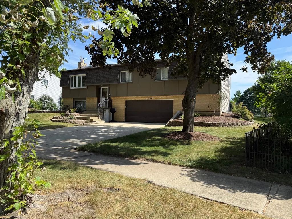 1230 Durham Drive, Wheaton