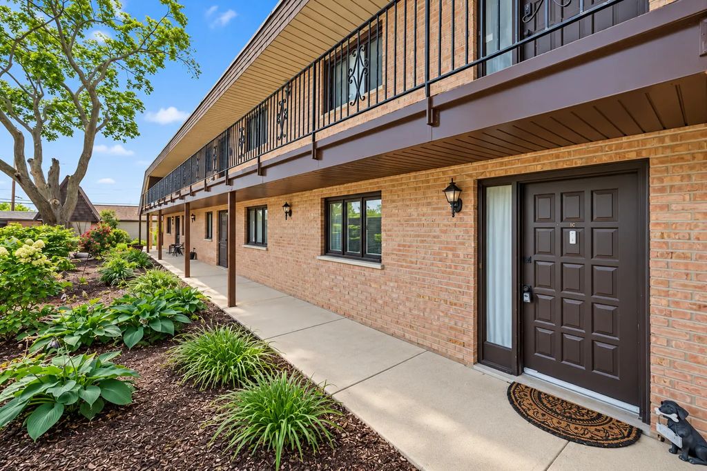 520 E Main Street 1c, Barrington
