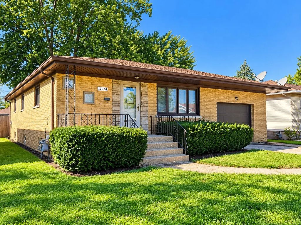 17034 Henry Street, Lansing