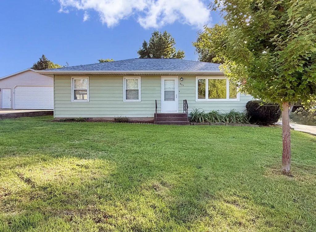 235 Cherry Court, Silvis
