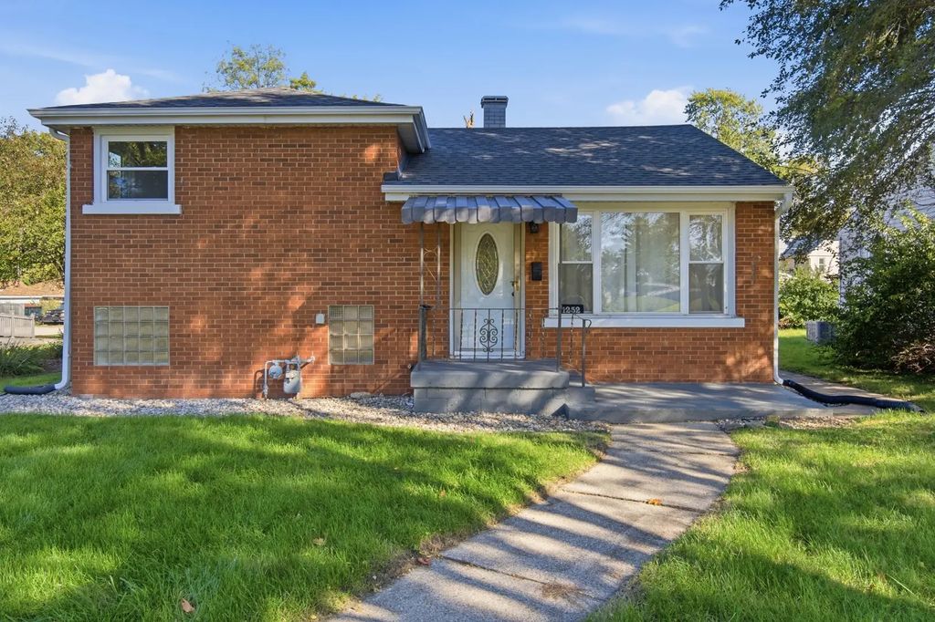 1252 S 8th Avenue, Kankakee