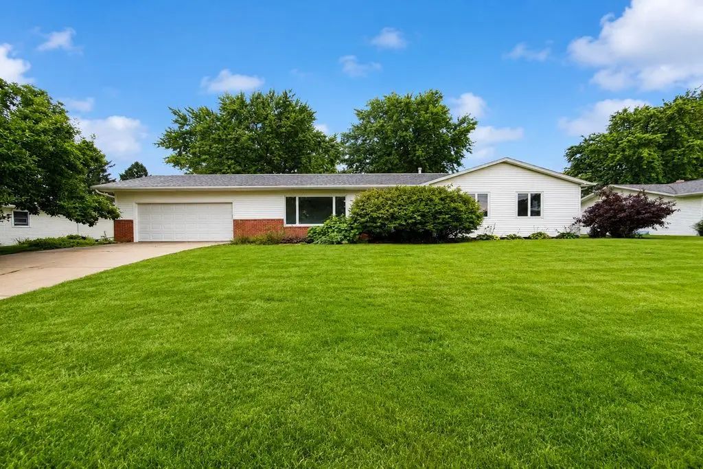 551 Lake Drive, Woodhull