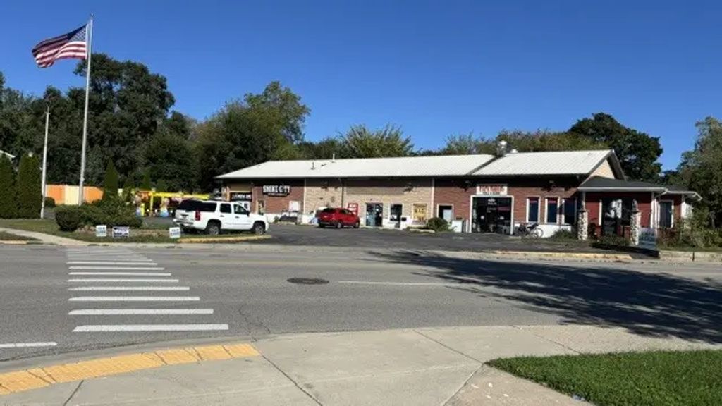 622-628 Grand Avenue, Waukegan