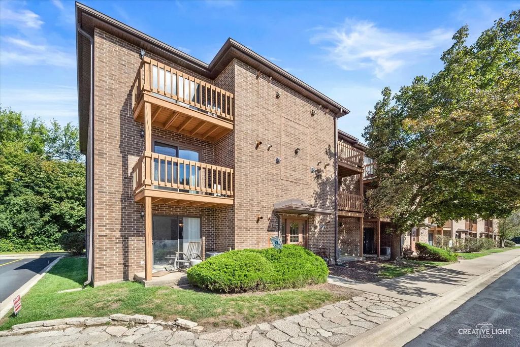2250 Abbeywood Drive B, Lisle
