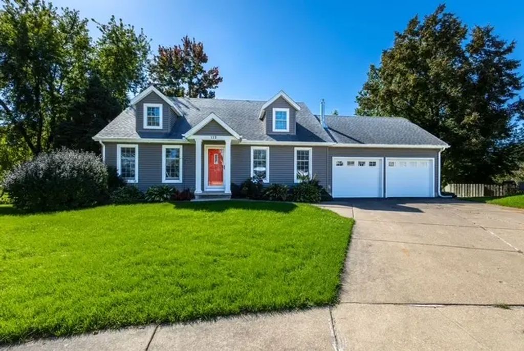112 W Davenport Court, Eldridge