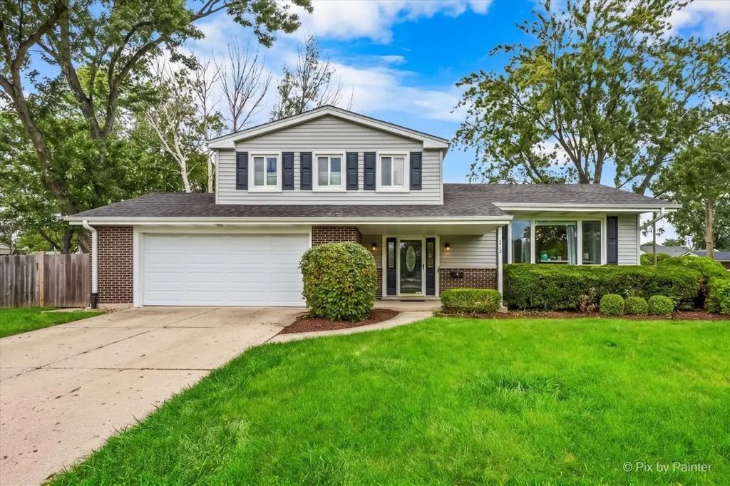 2012 N Kennicott Drive, Arlington Heights