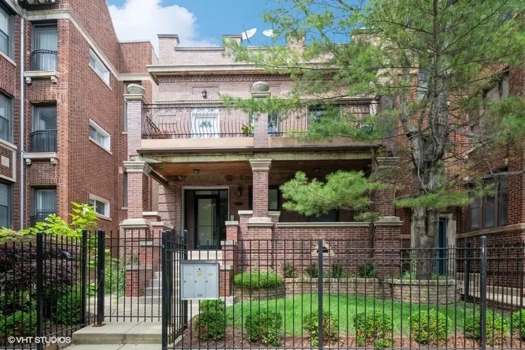1230 W North Shore Avenue 1, Chicago