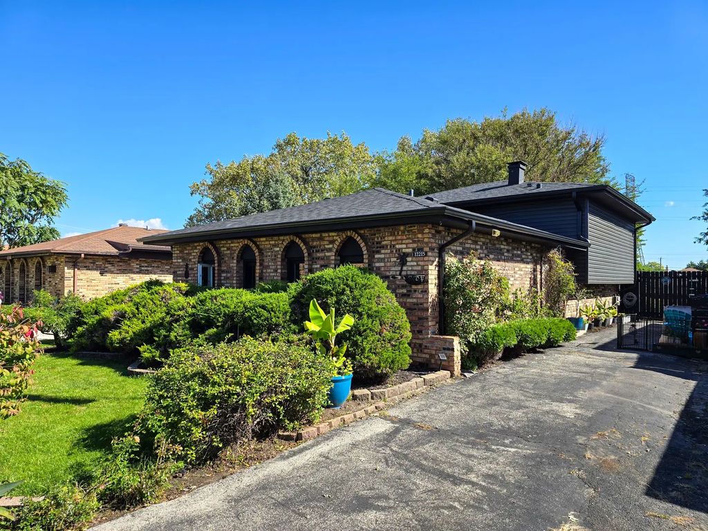 12215 S 45th Avenue, Alsip